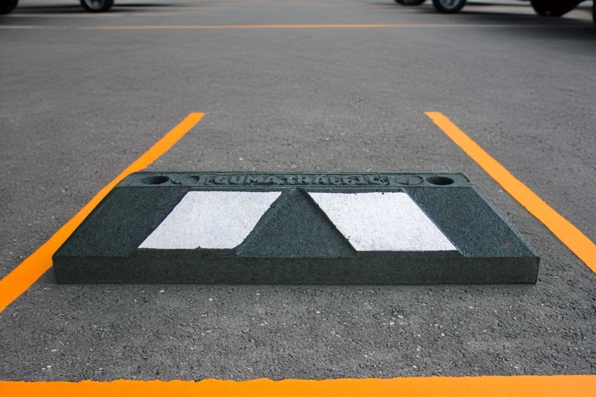 topes de estacionamiento